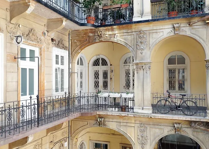 Stanka's Close To Opera Apartamento *