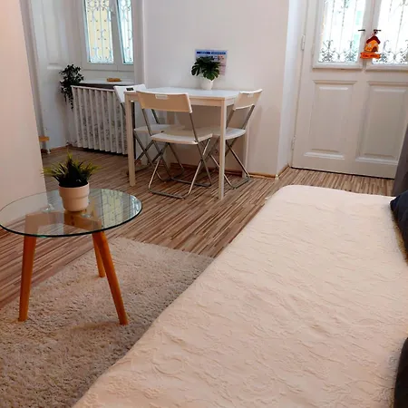 Stanka's Close To Opera *