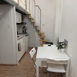 Stanka's Close To Opera Apartment